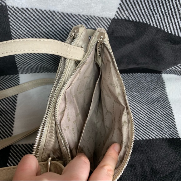 Roots Crossbody Adjustable Bag - Picture 5 of 8